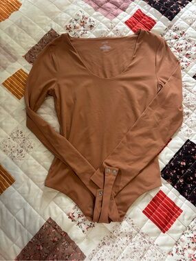 nuuds Long Sleeve Scoop Neck Bodysuit - Rust Brown